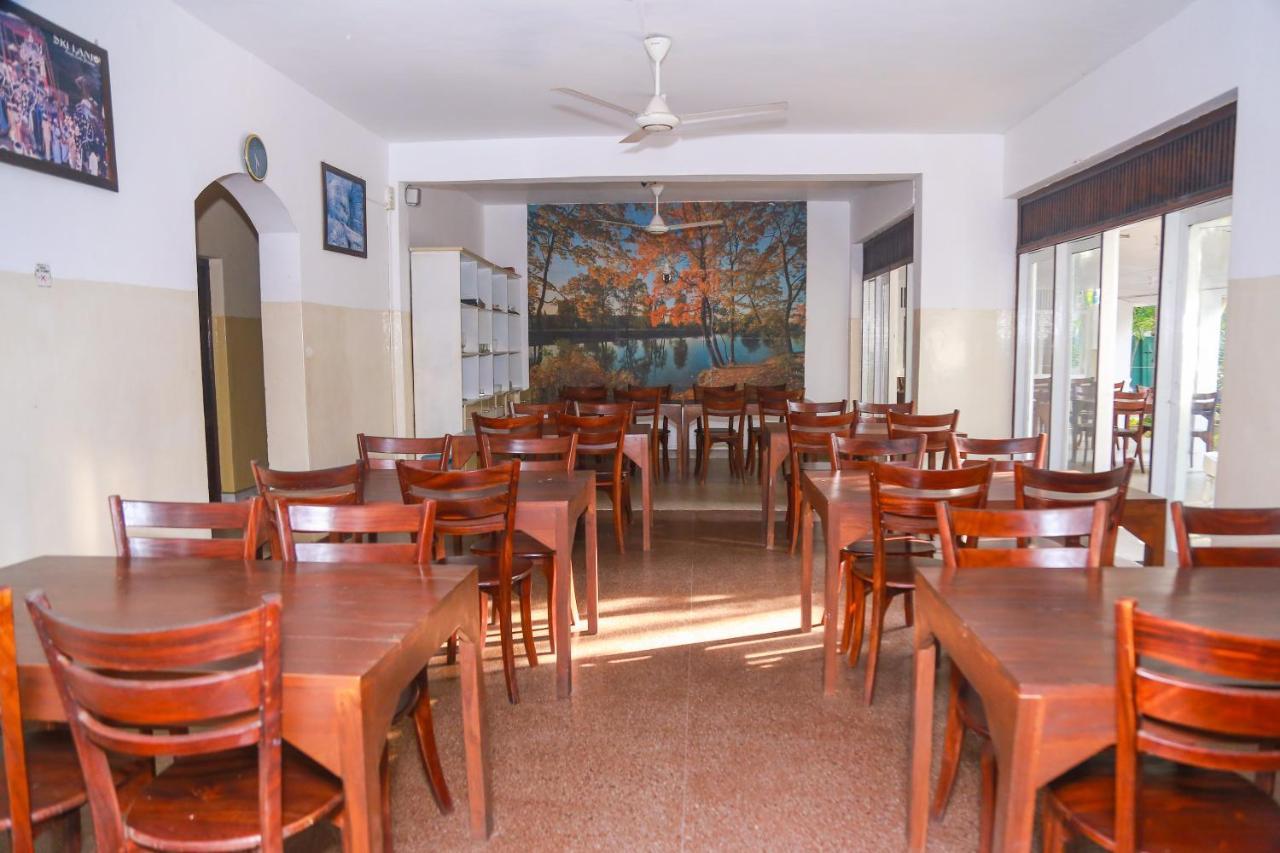 Hotel Milano Tourist Rest Anuradhapura Zewnętrze zdjęcie