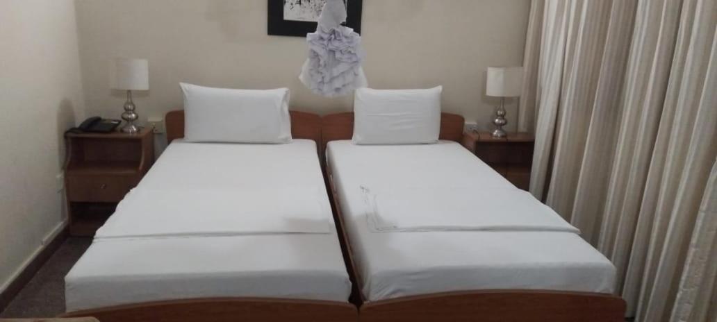 Hotel Milano Tourist Rest Anuradhapura Zewnętrze zdjęcie