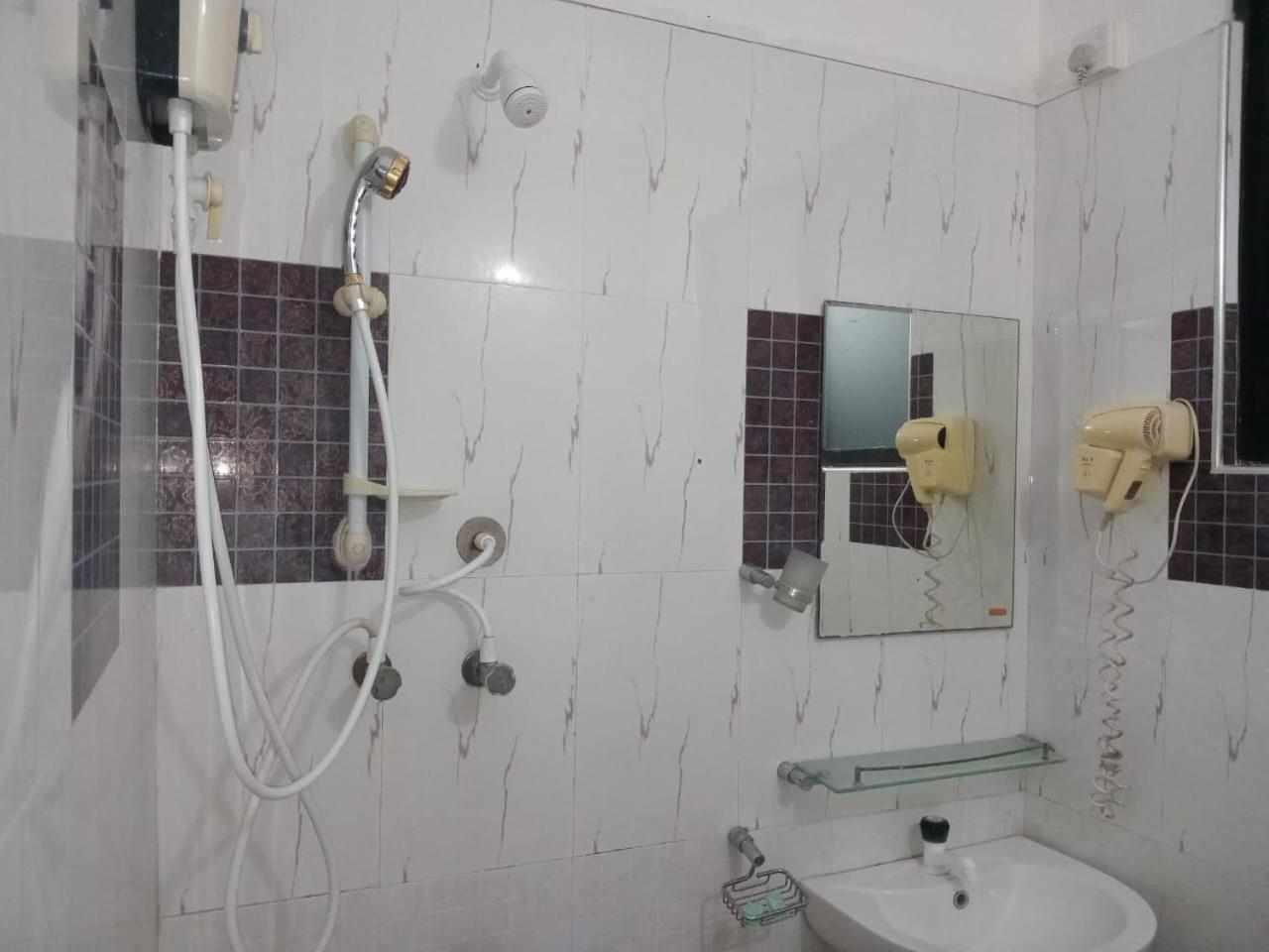 Hotel Milano Tourist Rest Anuradhapura Zewnętrze zdjęcie