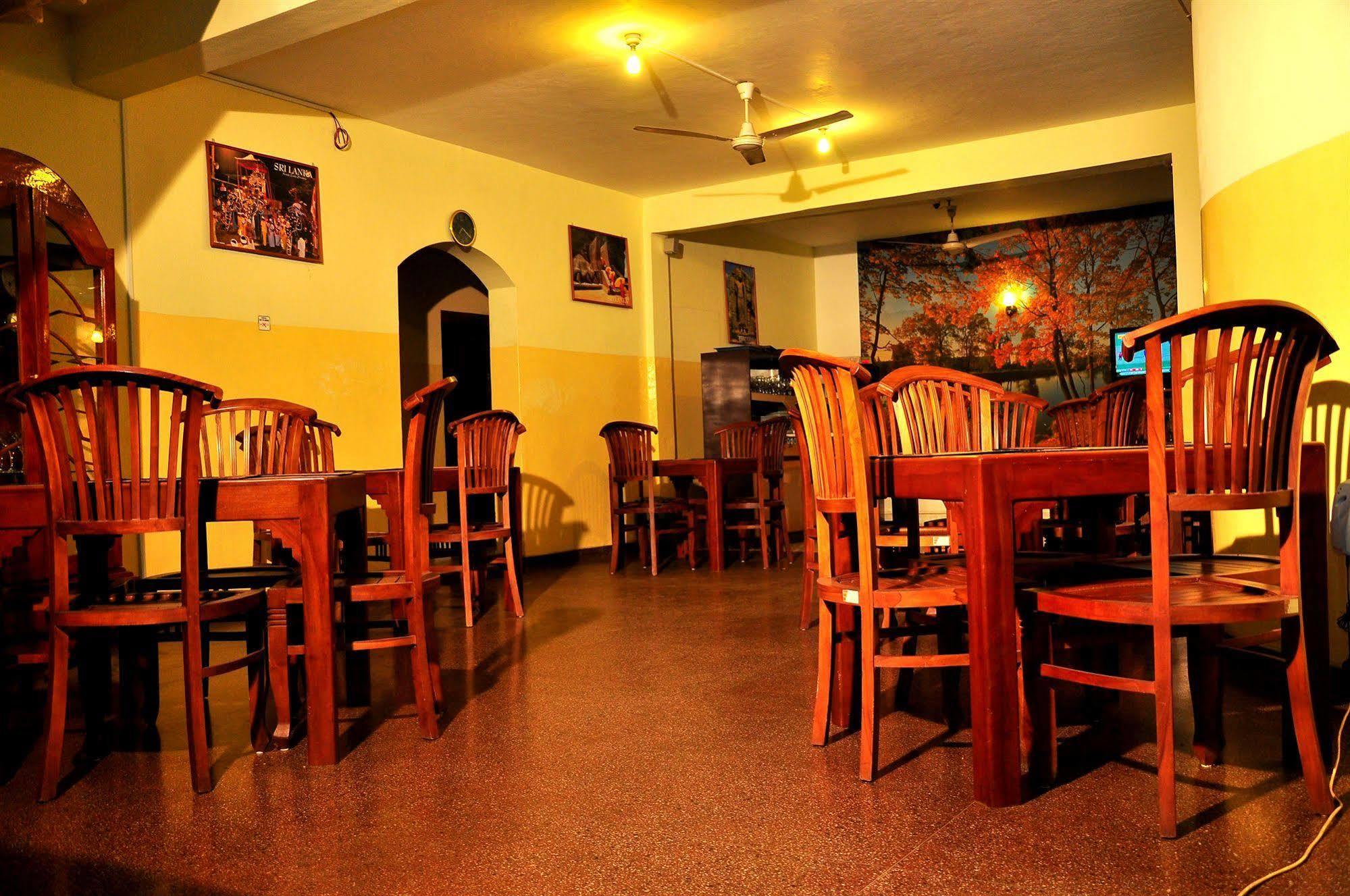 Hotel Milano Tourist Rest Anuradhapura Zewnętrze zdjęcie