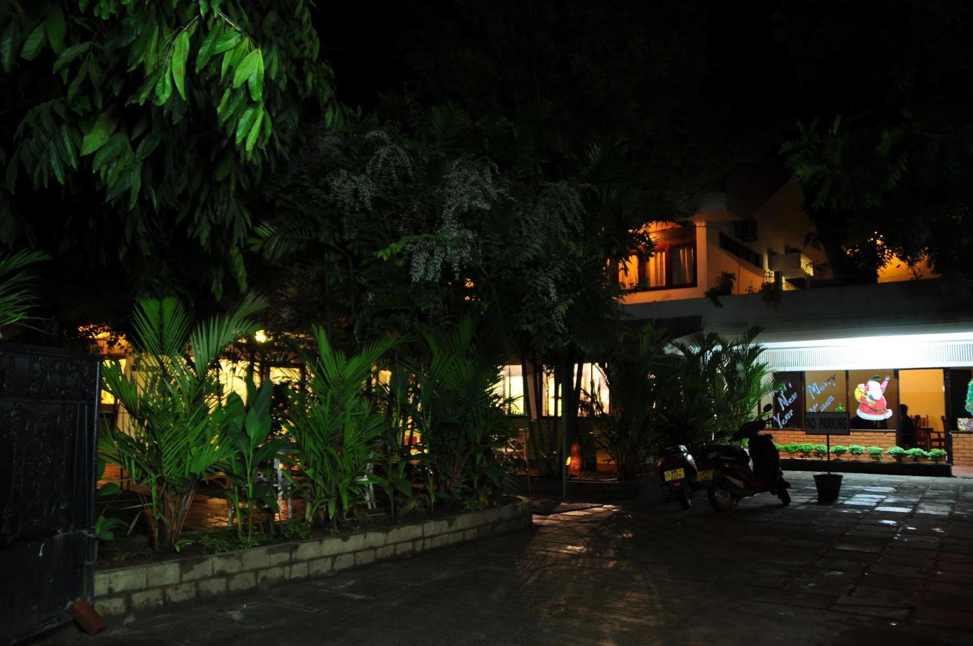 Hotel Milano Tourist Rest Anuradhapura Zewnętrze zdjęcie