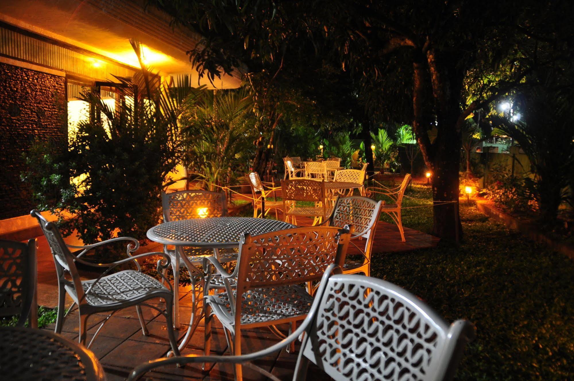 Hotel Milano Tourist Rest Anuradhapura Zewnętrze zdjęcie