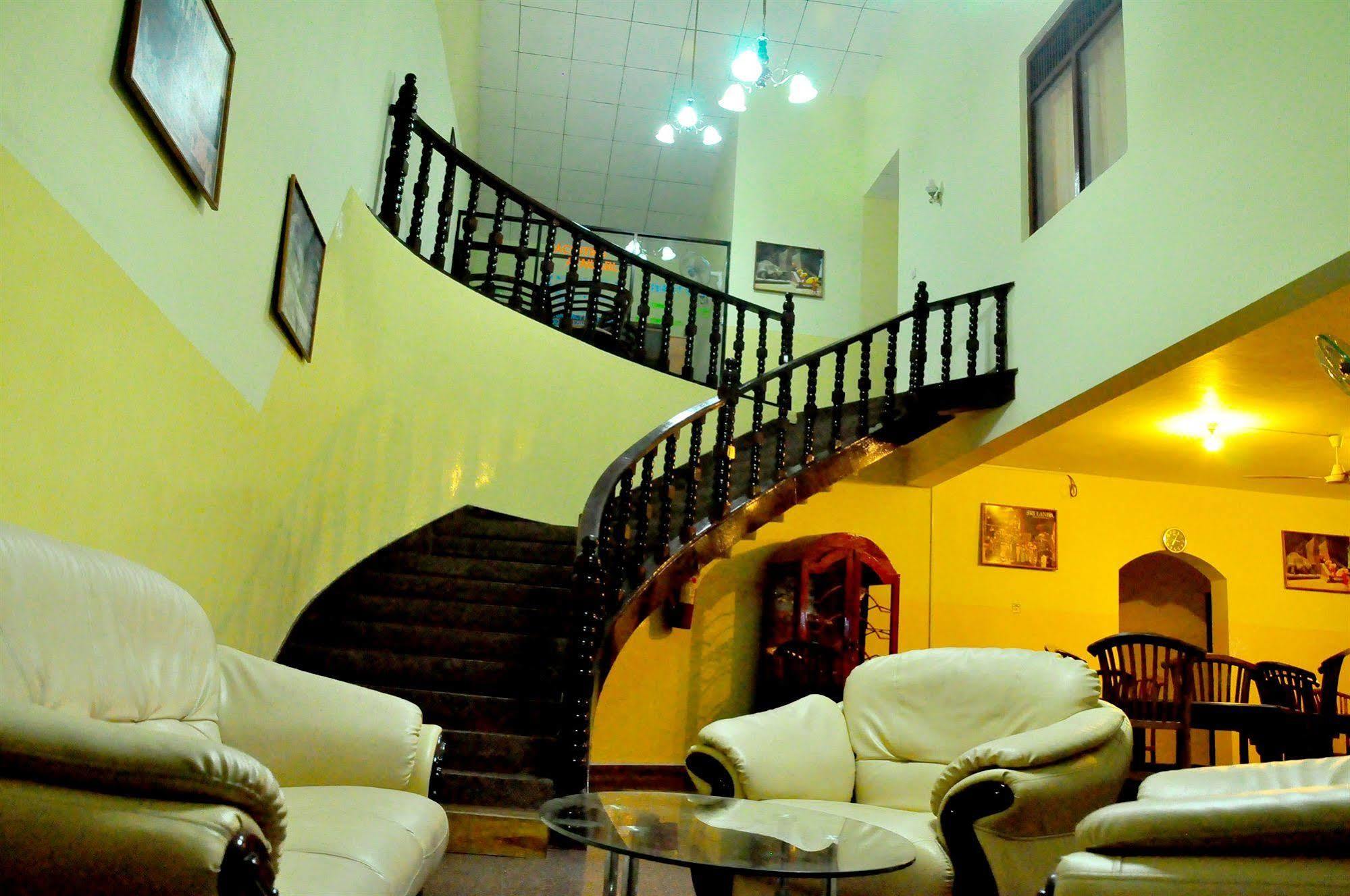 Hotel Milano Tourist Rest Anuradhapura Zewnętrze zdjęcie